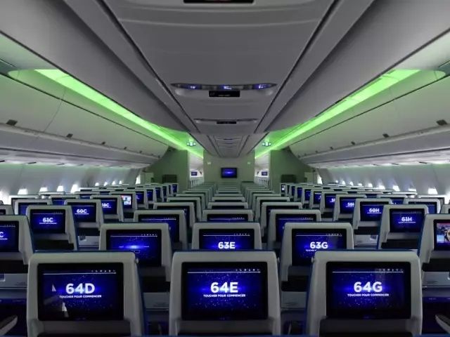 南航首架A350成功首航 首先投入廣州-上海航線運(yùn)營(yíng)
-法國(guó)空運(yùn)