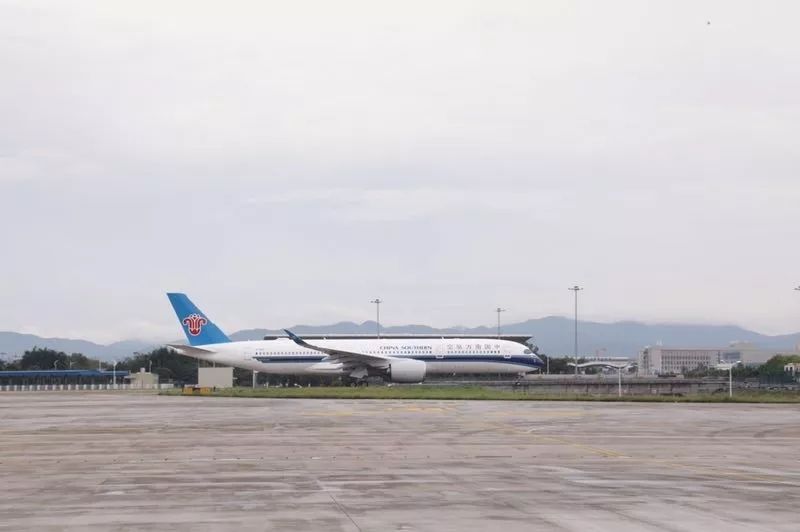 南航首架A350成功首航 首先投入廣州-上海航線運(yùn)營(yíng)
-法國(guó)空運(yùn)