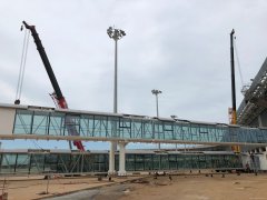 美蘭機場T2航站樓第一座登機廊橋完成安裝-海運價格