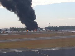 美國康涅狄格州一老式飛機(jī)墜毀致多人死亡-國際快遞價格
-深圳空運(yùn)