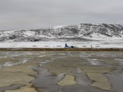 <b>海運費在線查詢-喀納斯機場迎來冬季運行第一場雪（附圖）</b>