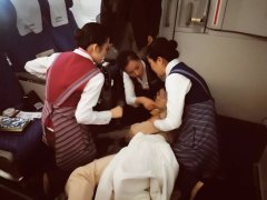 阿曼的空運-“她們都是我的救命恩人”南航空姐飛機(jī)上救助昏迷乘客
