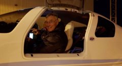 約旦空運-美國69歲男子駕駛自制飛機環游世界