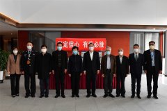 香港國際空運(yùn)-美籍華人、東航集團(tuán)、民盟上海市委跨洋接力 一百萬件手套馳援