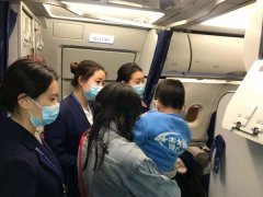  圖：與機(jī)組人員溝通 待各項(xiàng)準(zhǔn)備事宜確定無誤后
-美國海派